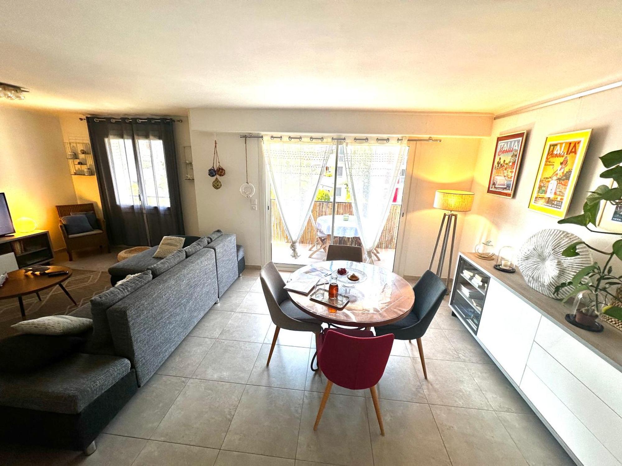 Cassis Village Options Parking And Baby Exterior photo